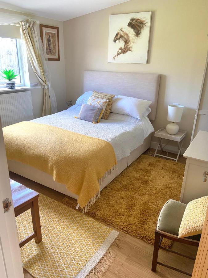 Stunning Annexe 1 Luxury Bedroom, Eating Area & Bathroom Only! Truro Ngoại thất bức ảnh